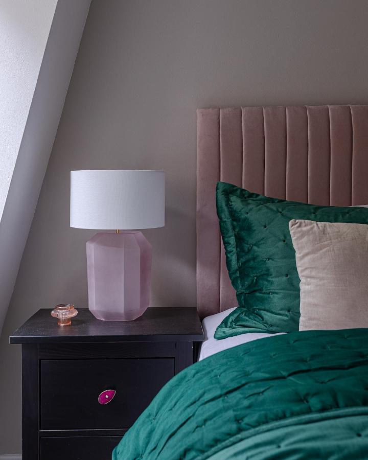 Explore The Most Exquisite West-End From A Harrods Family And Couple Home London Bagian luar foto